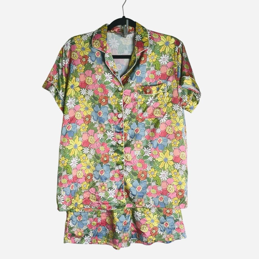 Spikes & Seams Flowerland Satin Pajamas Shorts Set Size L Vibrant Floral Pockets